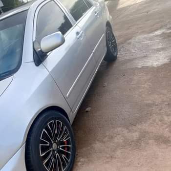 A picture of TOYOTA COROLLA 2007