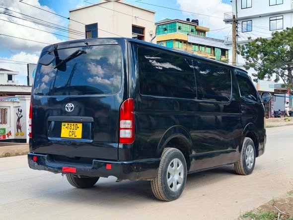 A picture of HIACE QUANTUM 0714058883
