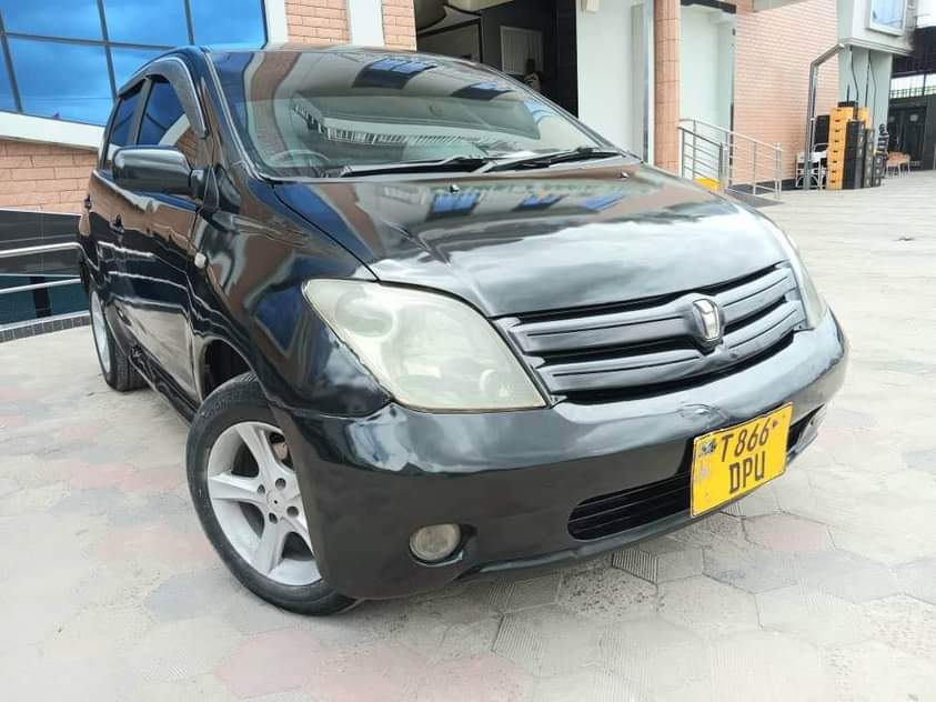 A picture of TOYOTA IST