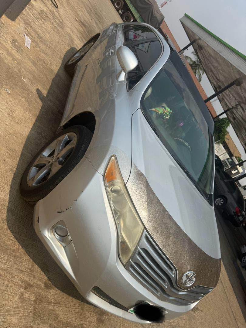 A picture of Toks standard Toyota Venza AWD. Year 2011 16M