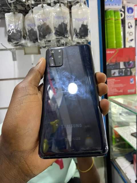 A picture of S20 Plus 5G at 450k