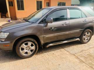 A picture of Lexus RX 300