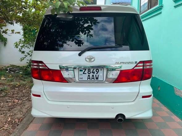 A picture of Toyota alphard model 2006