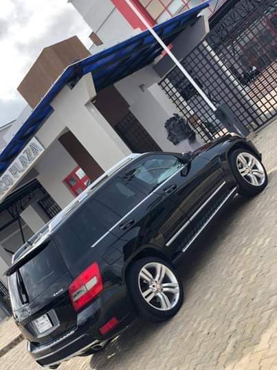 A picture of FOR SALE FEW MONTHS USED MERCEDES BENZ GLK KEYLESS 2012