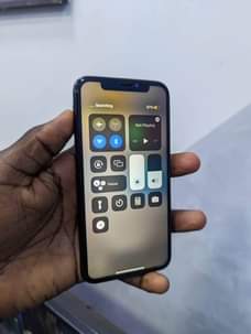 A picture of Iphone X