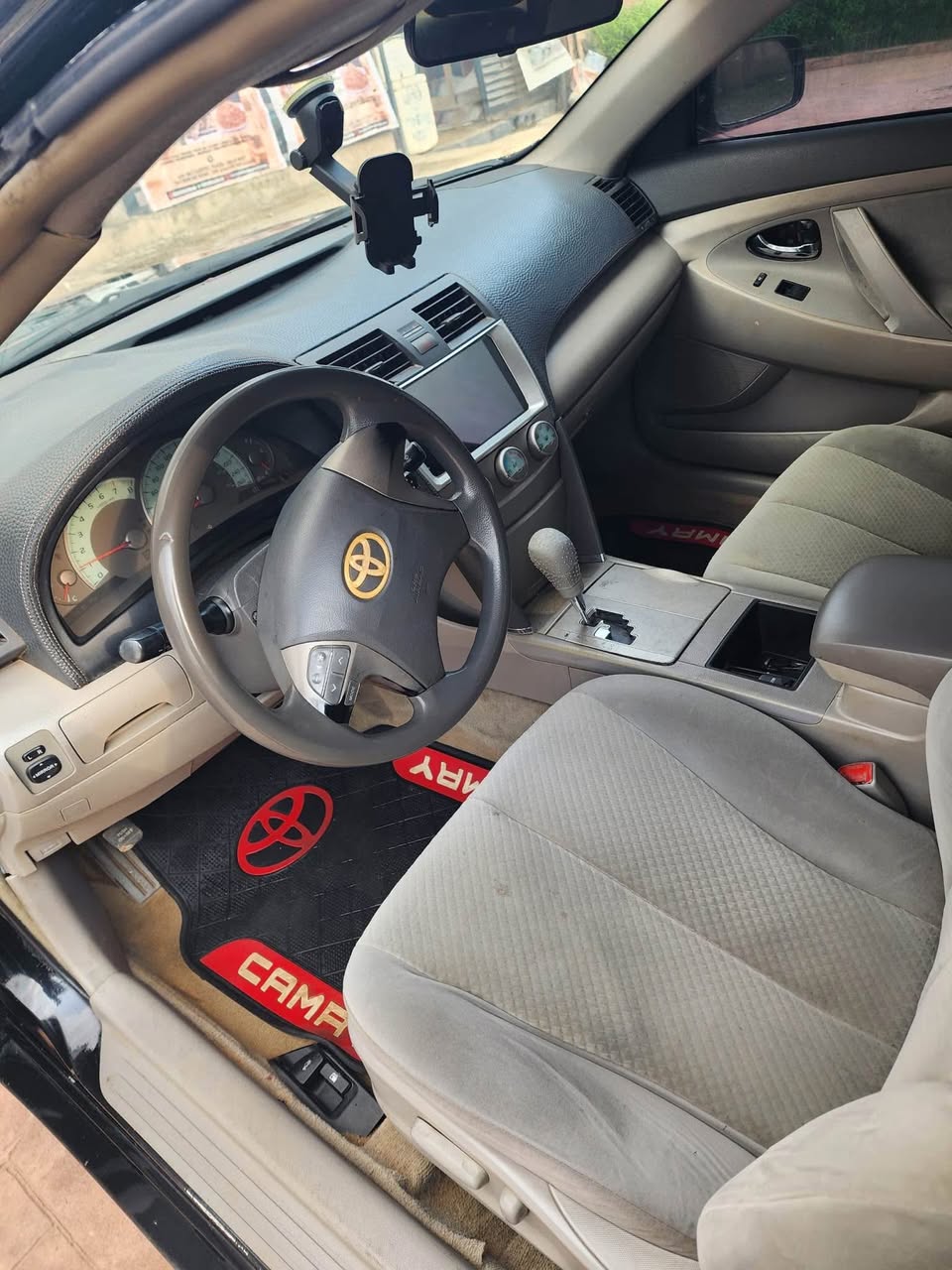 A picture of 2008 Toyota Camry V6