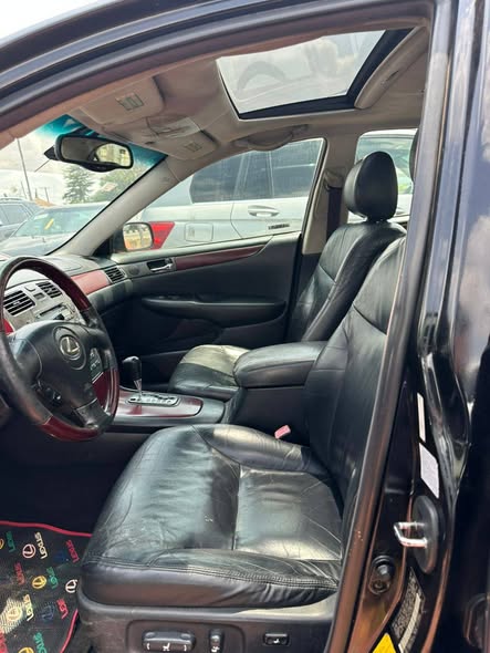 A picture of Distress Es330 lexus