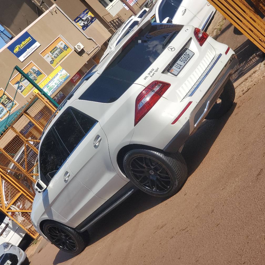 A picture of ML350 2014 110M