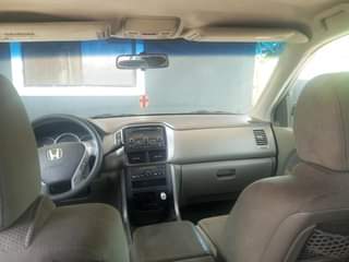 A picture of Honda pilot 2005