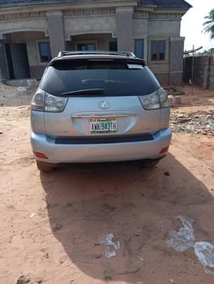 A picture of RX 330 Lexus