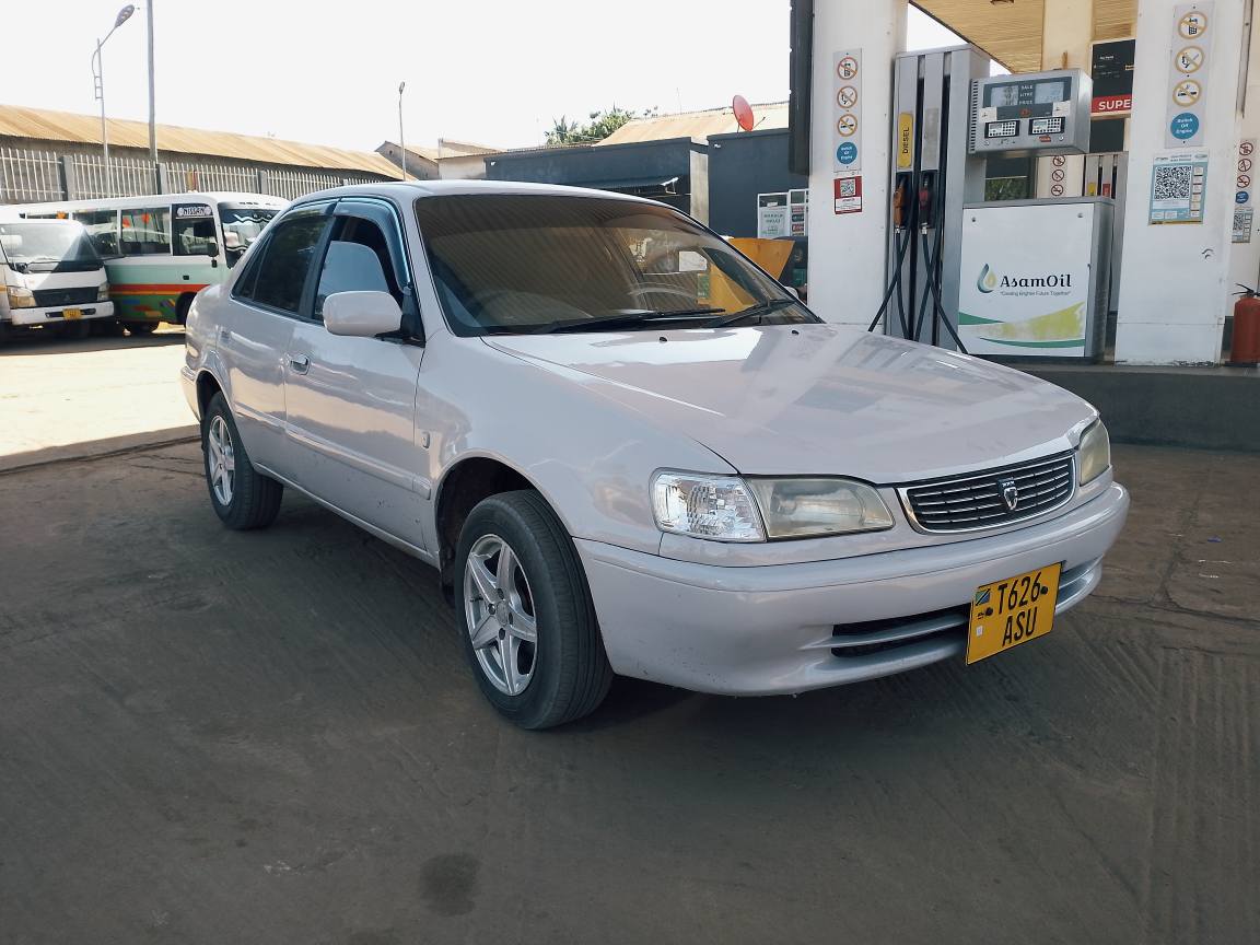 A picture of Toyota colola 111 Bei 4 5m call 0627559985