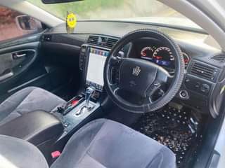 A picture of TOYOTA CROWN ATHLETE