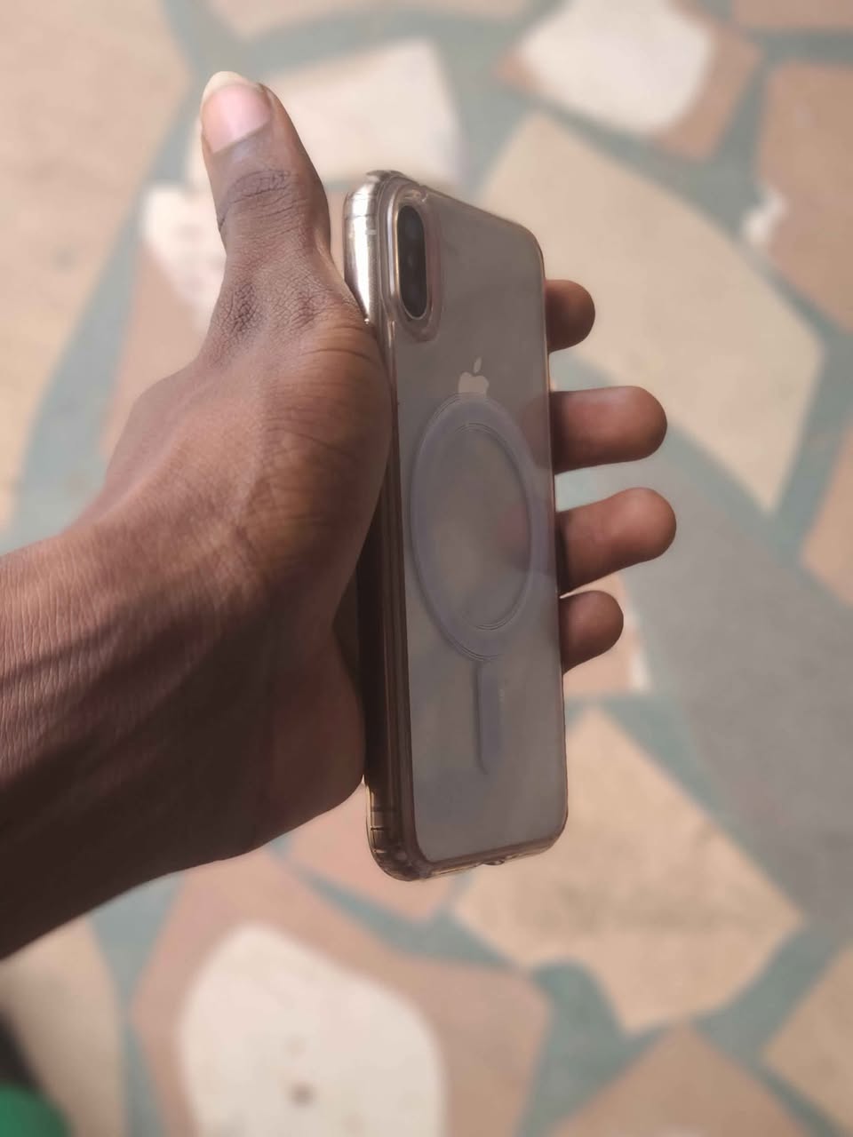 A picture of Iphone X no face id 64gb