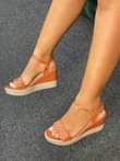 A picture of Blocked Heels Call 0756615075