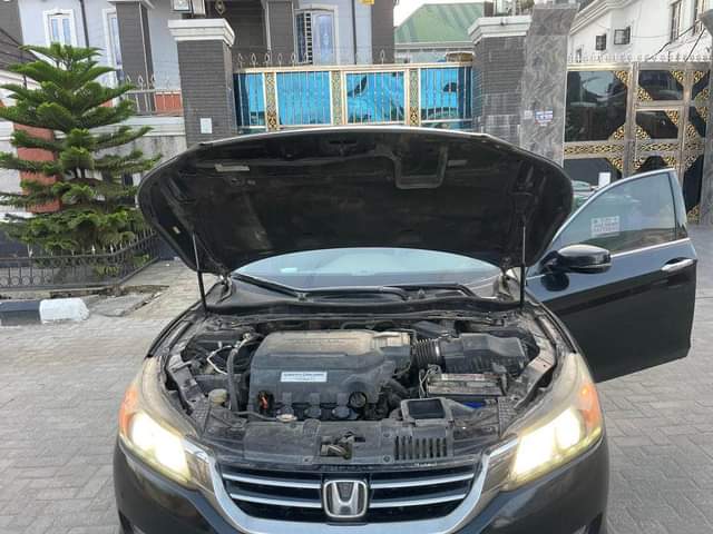 A picture of Honda accord 2013
