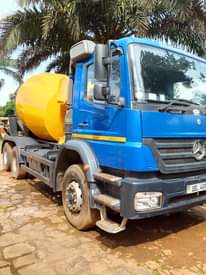 A picture of Concrete mixer