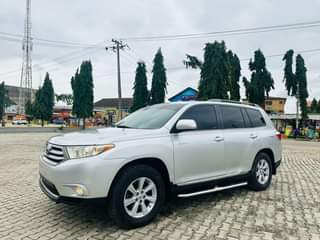 A picture of FEW MONTHS DRIVEN 2013 TOYOTA HIGHLANDER SPORT EDITION 100 FIRST