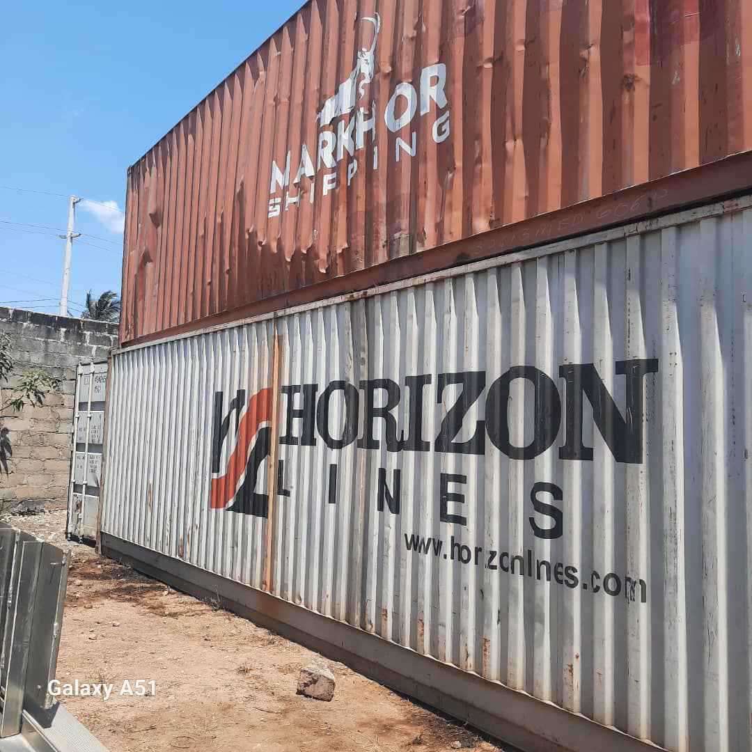A picture of Used Containers 40ft and 4l20ft.
