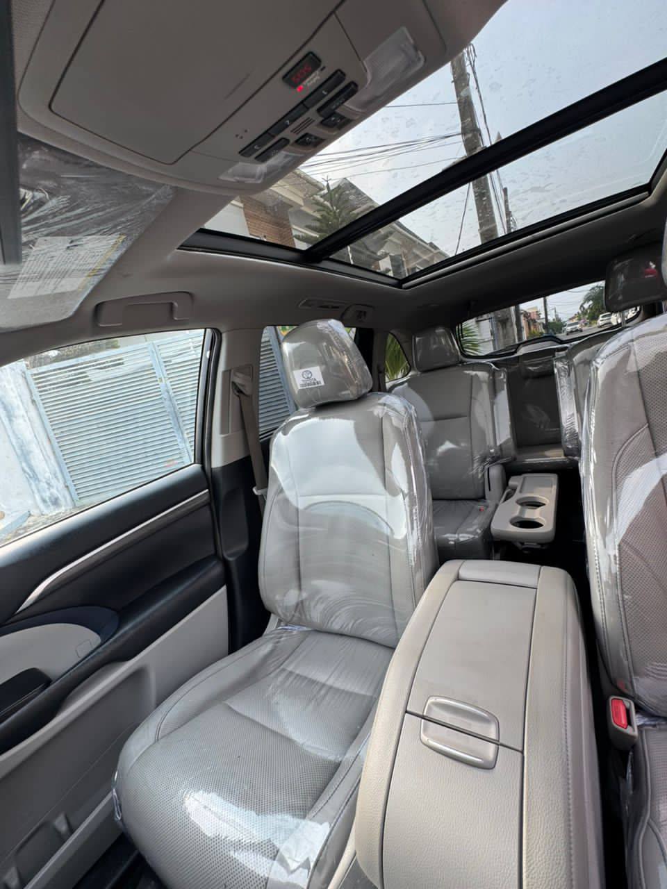A picture of Direct Foreign Used 2019 Toyota Highlander Limited