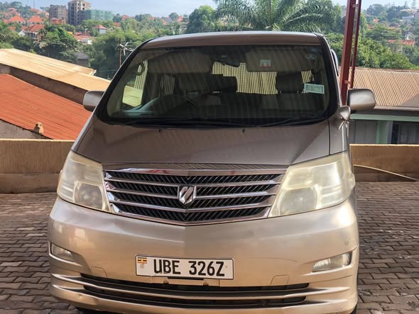 A picture of Alphard 2005 model for sale in very good condition at