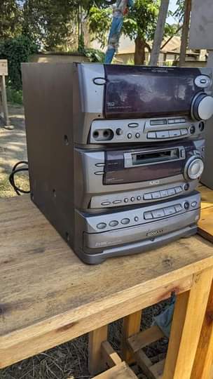 A picture of Kenwood radio