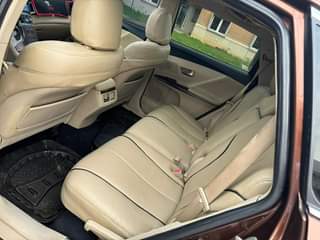 A picture of Few months registered Toyota venza 2010 Flash on first body