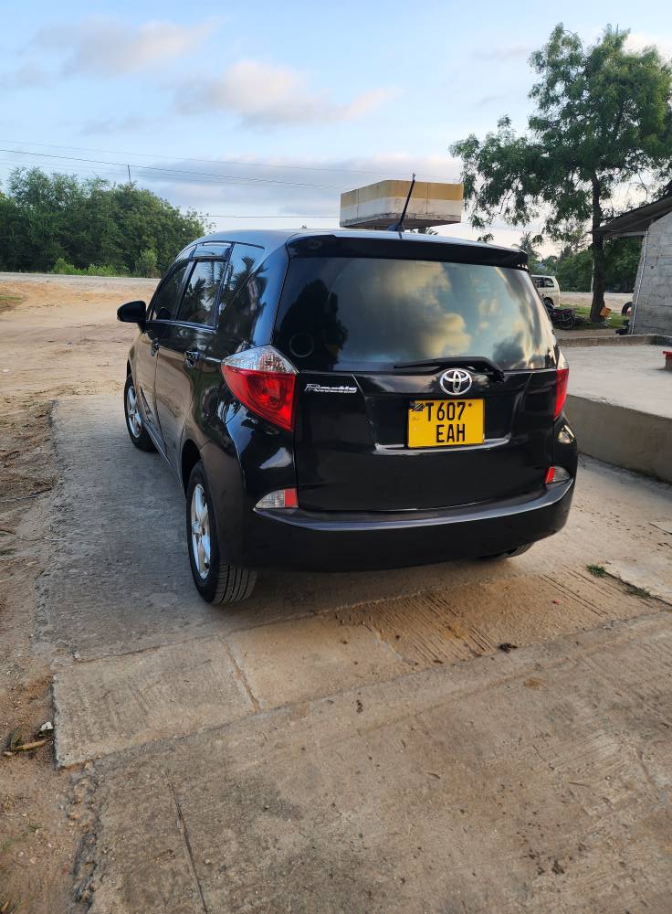 A picture of Toyota Ractis new model