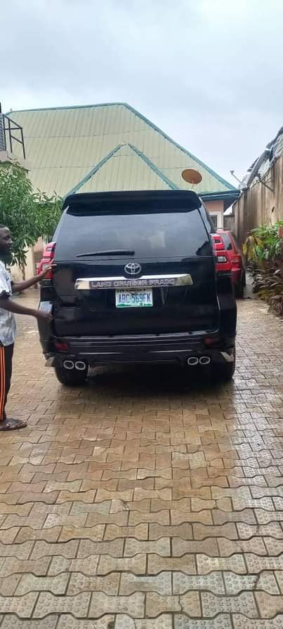 A picture of 2023 Toyota Land cruiser Prado 16m