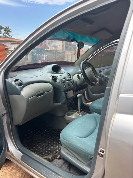 A picture of TOYOTA VITZ
