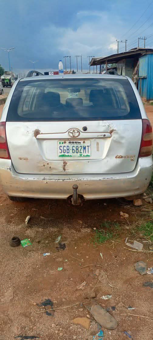 A picture of 2006 Toyota corolla wagon.