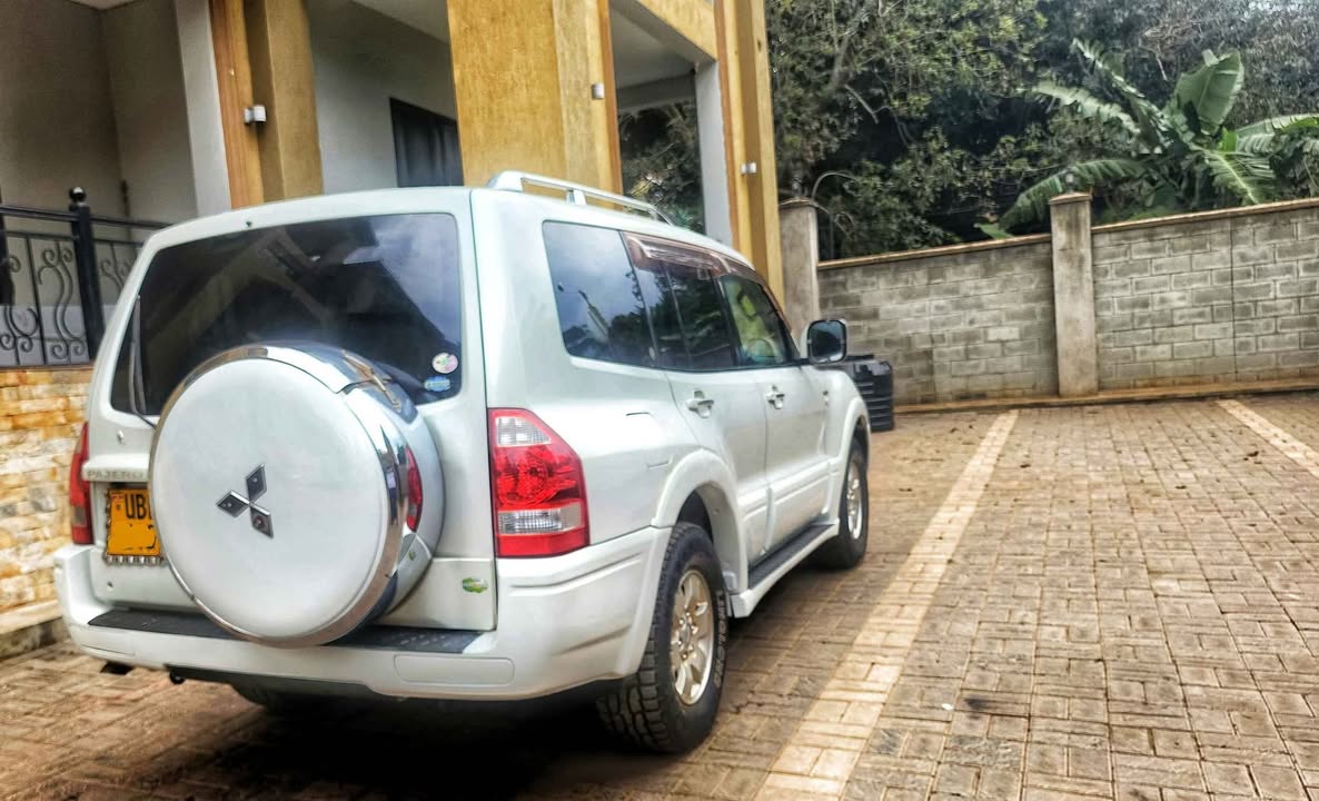 A picture of FOR SALE 2005 Mitsubishi Pajero Truly Exceptional Condition