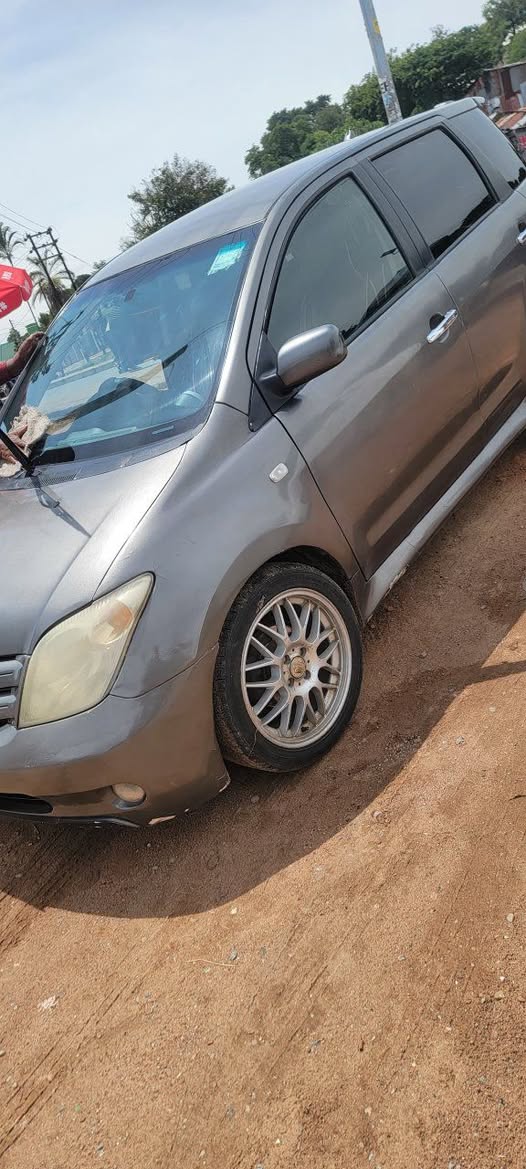 A picture of Toyota ist0747752933