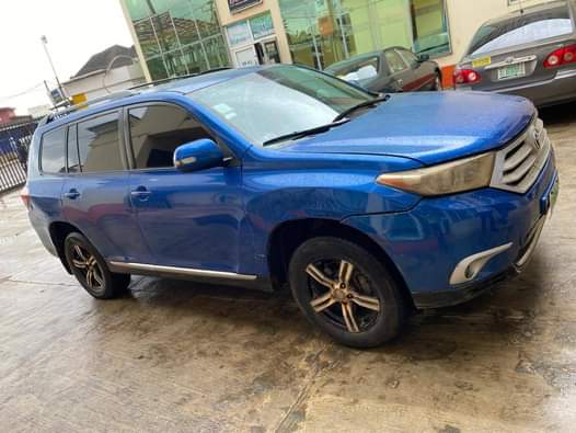 A picture of Awoof Awoof owner need cash tomorrow morning Engine gear a