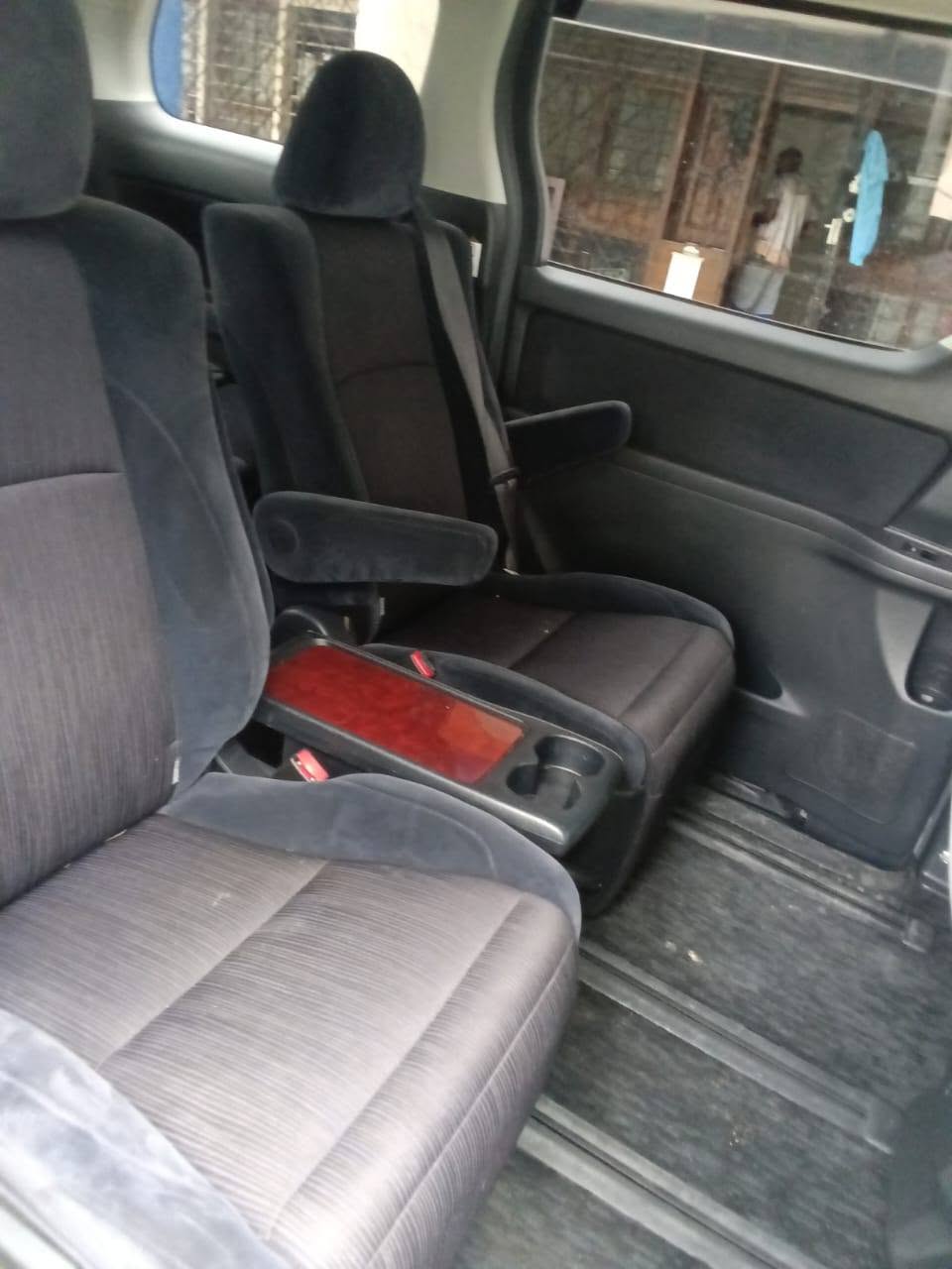 A picture of Vellfire 2008