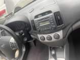 A picture of 2009 hyundai elantra Ac chilling Perfect transmission Silent engine 2