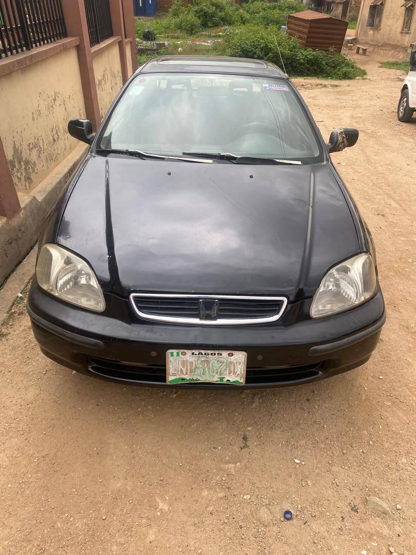 A picture of Clean neat Honda Civic for sale at abeokuta 07036727759