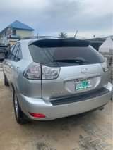 A picture of Lexus rx330 registered