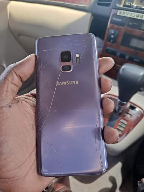 A picture of Samsung s9