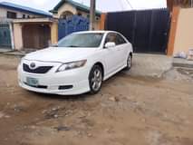 A picture of Toyota Camry SE 2009 08103497110