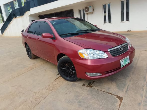 A picture of TOYOTA COROLLA 2007