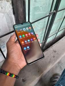 A picture of SAMSUNG A32