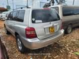 A picture of TOYOTA KLUGER 2.4CC VVTI Good Condition Buy and Drive Condition
