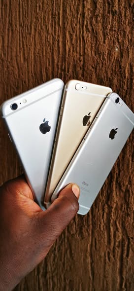 A picture of Iphone 6plus 100 000shs every application will work accept WhatsApp