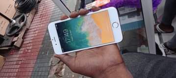 A picture of IPhone 6s Gb64 Kipengele bettry sevic ira haisumbui chochote bei