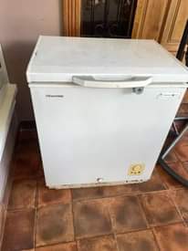 A picture of Hisense Deep Freezer Lita 145 inafanya kazi vizuri tuu ila