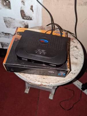 A picture of tv na kisimbuzi nipo pugu kona dar es salaam