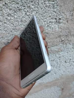 A picture of Sony xz2 compact 0687567155