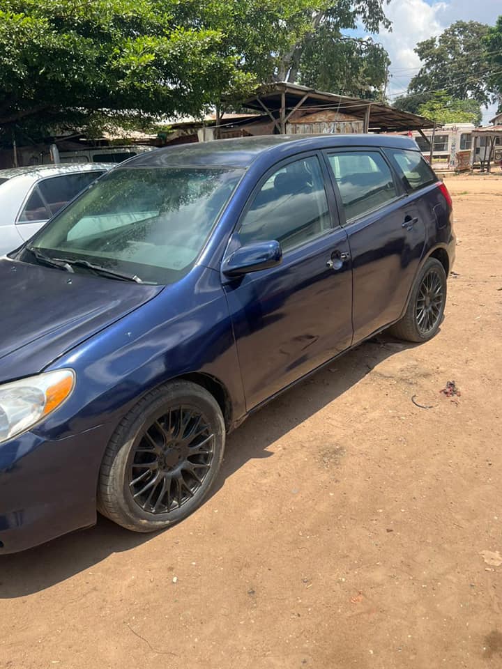 A picture of 2005 TOYOTA MATRIX