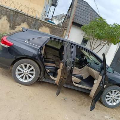 A picture of Few months registered 2012 Toyota venza complete first body Tokunbo