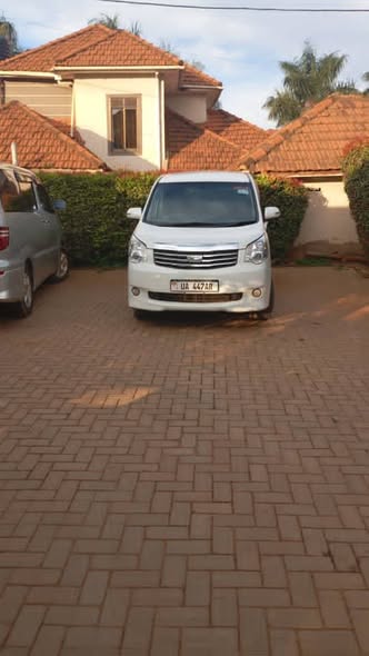 A picture of Toyota Noah
